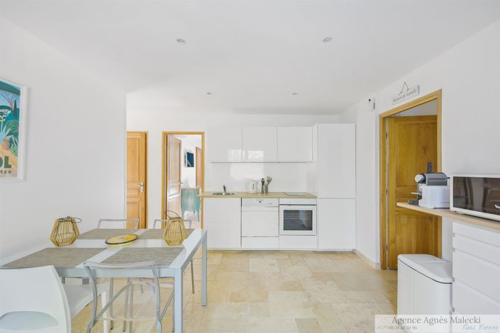 Image No.19-5 Bed House for sale