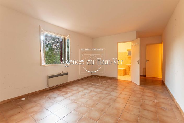 Image No.19-6 Bed House for sale