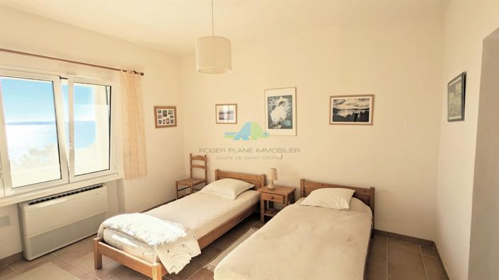 Image No.10-4 Bed House for sale