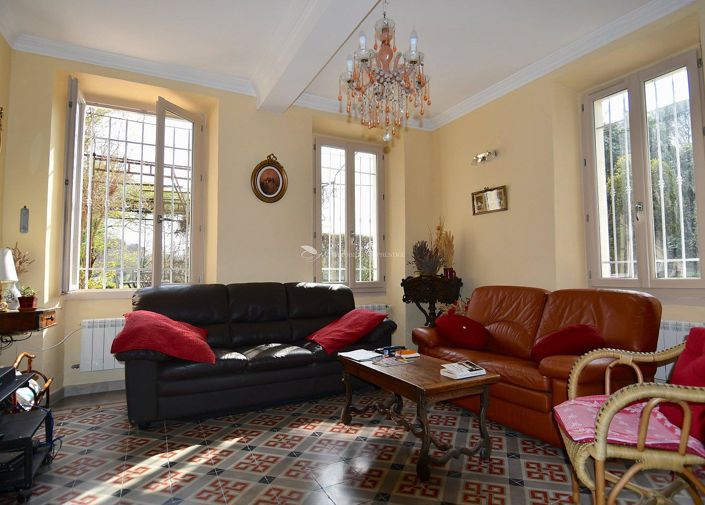 Image No.10-5 Bed House for sale