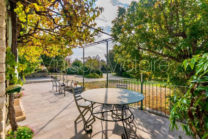 Image No.2-Maison de 4 chambres à vendre à Gordes