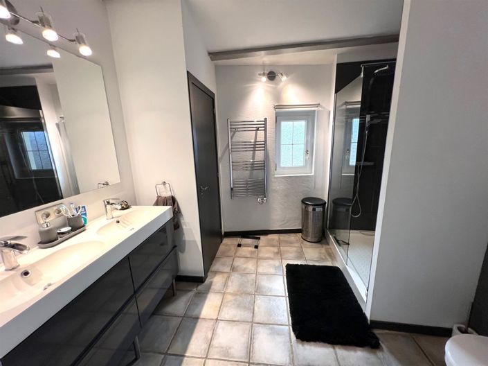 Image No.12-4 Bed House for sale