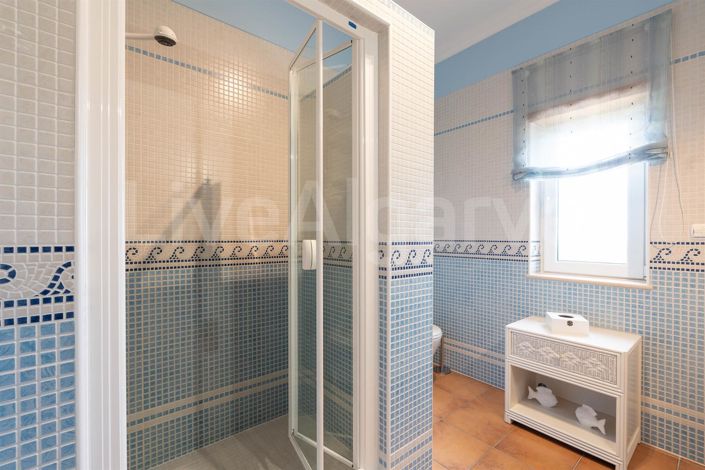 Image No.44-3 Bed House for sale