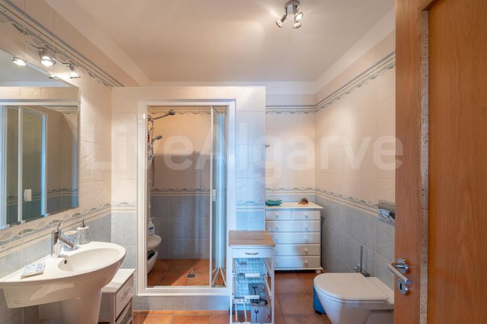 Image No.61-3 Bed House for sale