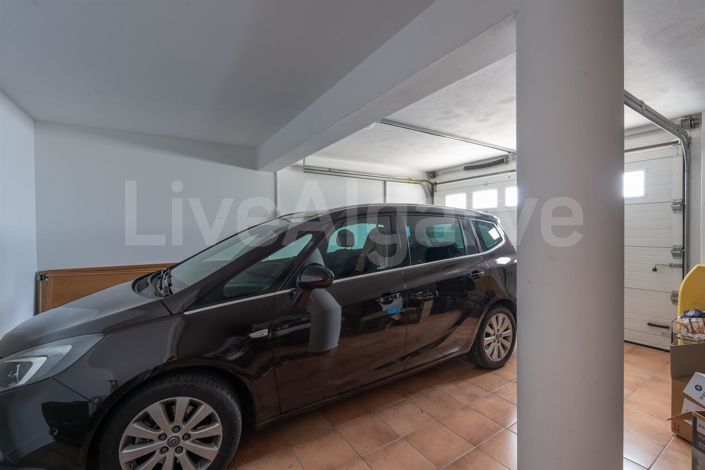 Image No.69-3 Bed House for sale