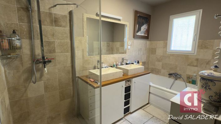 Image No.14-4 Bed Property for sale