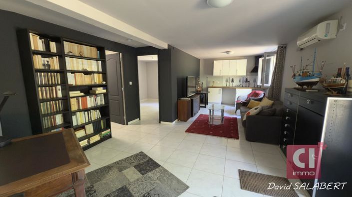 Image No.15-4 Bed Property for sale