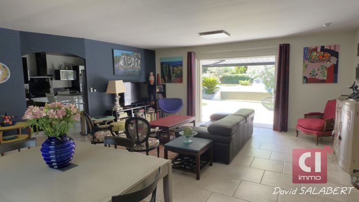 Image No.4-4 Bed Property for sale