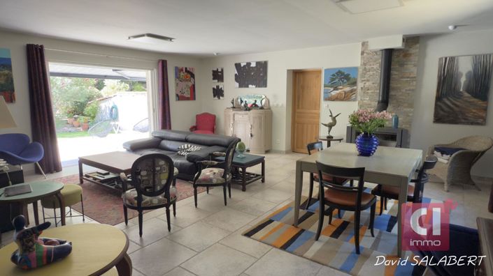 Image No.5-4 Bed Property for sale