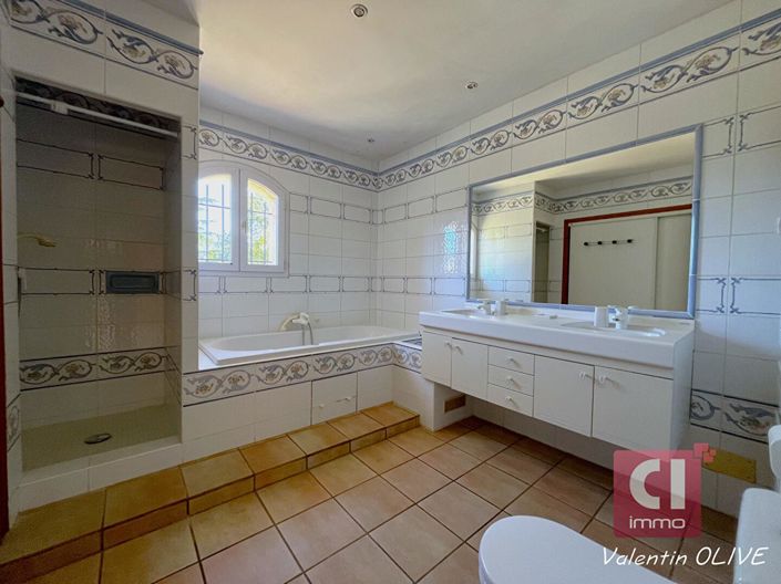 Image No.11-5 Bed House for sale