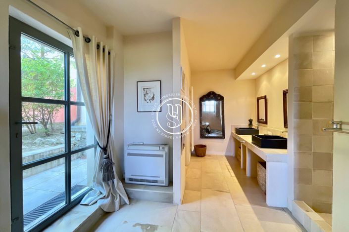 Image No.20-7 Bed House for sale