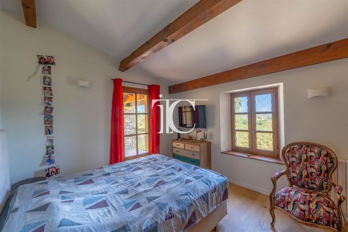 Image No.11-5 Bed House for sale