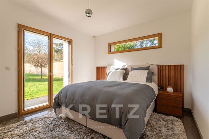 Image No.11-7 Bed House for sale