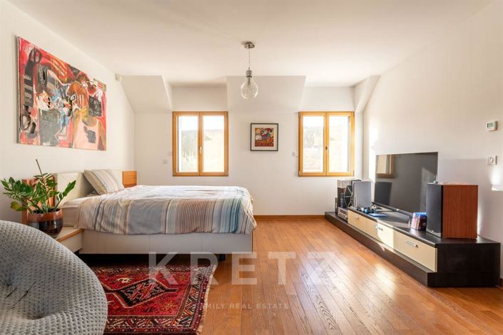 Image No.12-7 Bed House for sale