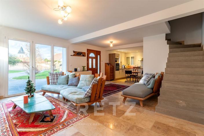 Image No.17-7 Bed House for sale