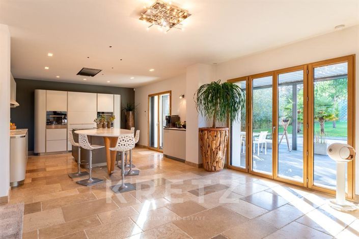 Image No.9-7 Bed House for sale