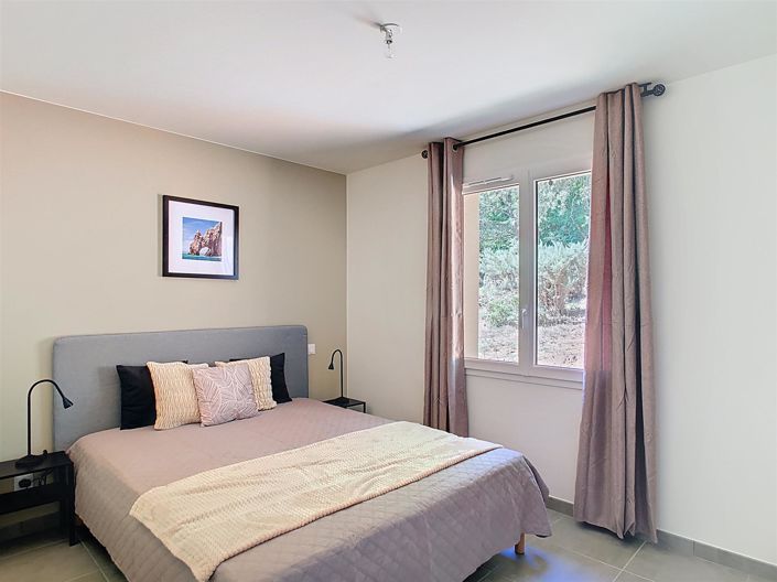 Image No.9-3 Bed House for sale