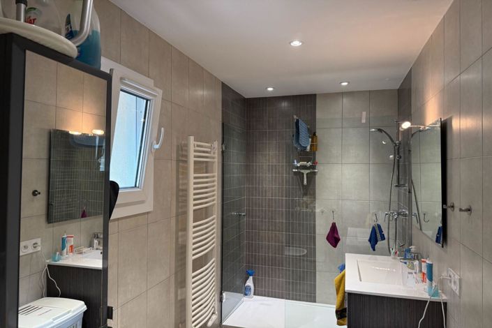 Image No.8-2 Bed House for sale