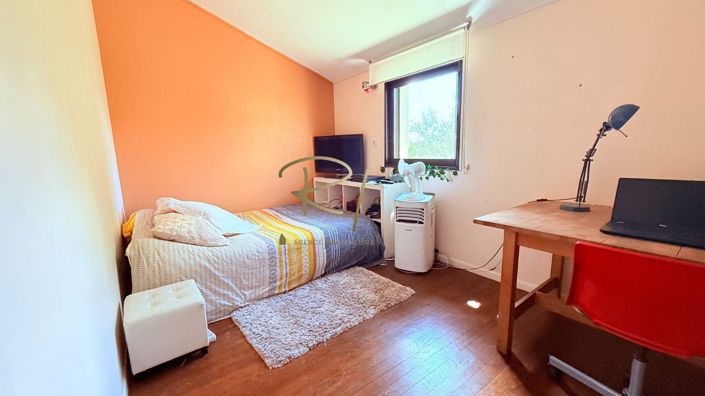 Image No.15-3 Bed House for sale