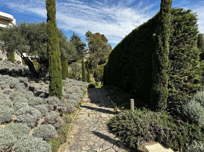 Image No.30-3 Bed Apartment for sale