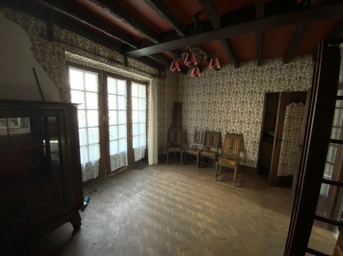 Image No.6-5 Bed House for sale