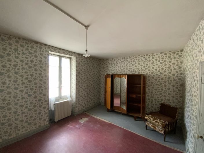 Image No.8-5 Bed House for sale