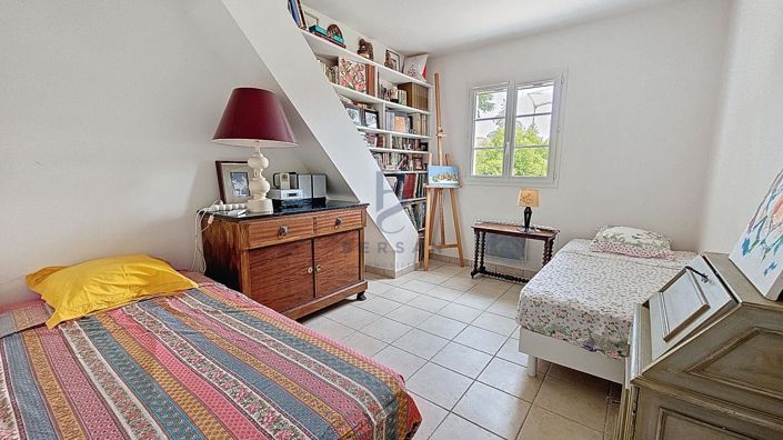 Image No.10-4 Bed House for sale