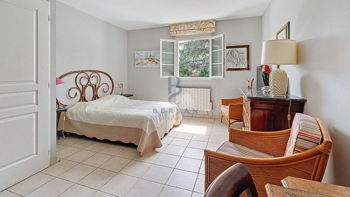 Image No.11-4 Bed House for sale