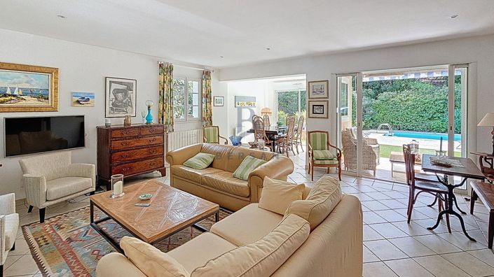 Image No.3-4 Bed House for sale