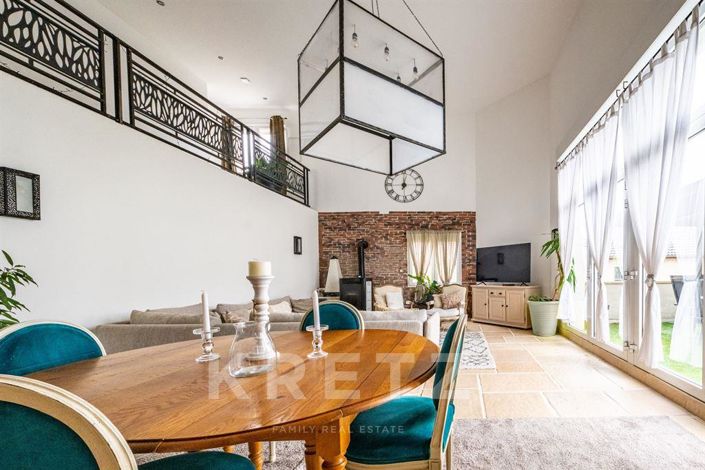 Image No.2-4 Bed House for sale