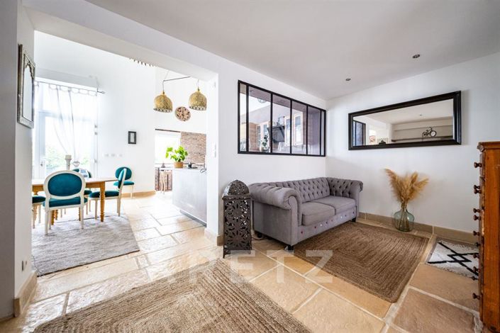 Image No.7-4 Bed House for sale