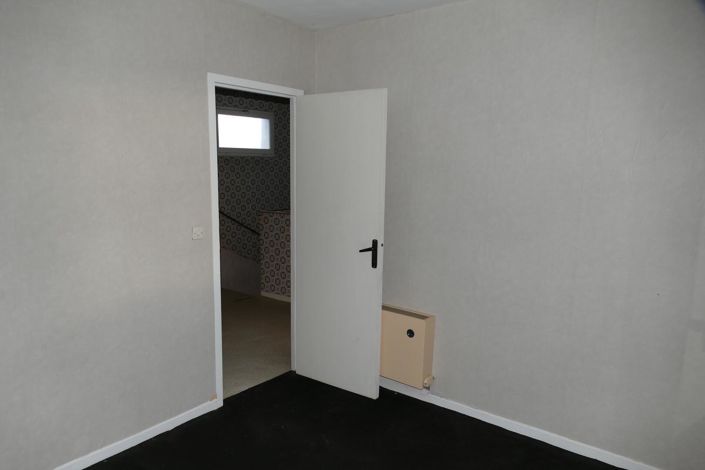 Image No.11-2 Bed House for sale