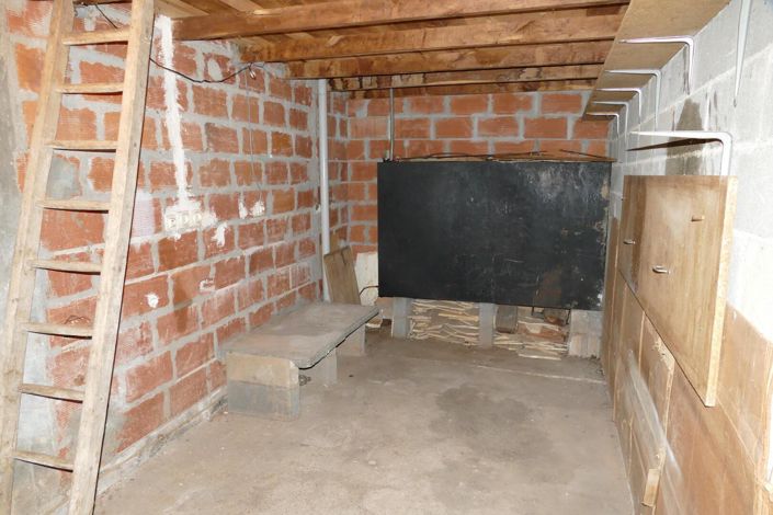 Image No.17-2 Bed House for sale