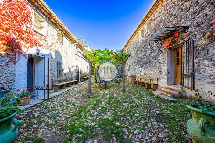 Image No.17-8 Bed House for sale