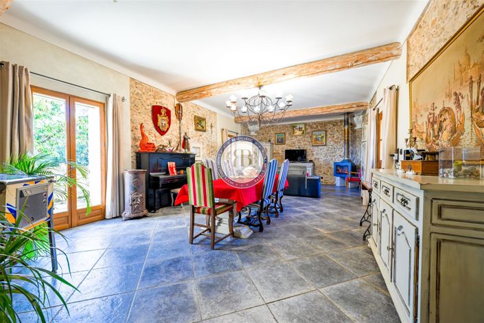 Image No.20-8 Bed House for sale