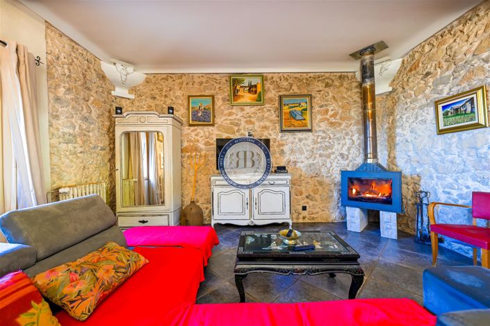 Image No.24-8 Bed House for sale