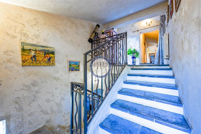 Image No.29-8 Bed House for sale