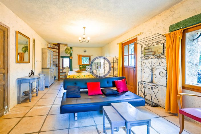 Image No.34-8 Bed House for sale