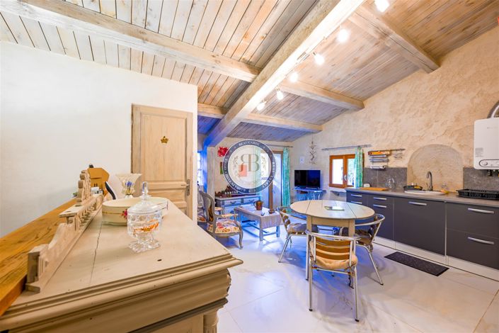 Image No.35-8 Bed House for sale