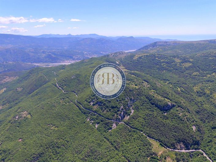 Image No.42-8 Bed House for sale