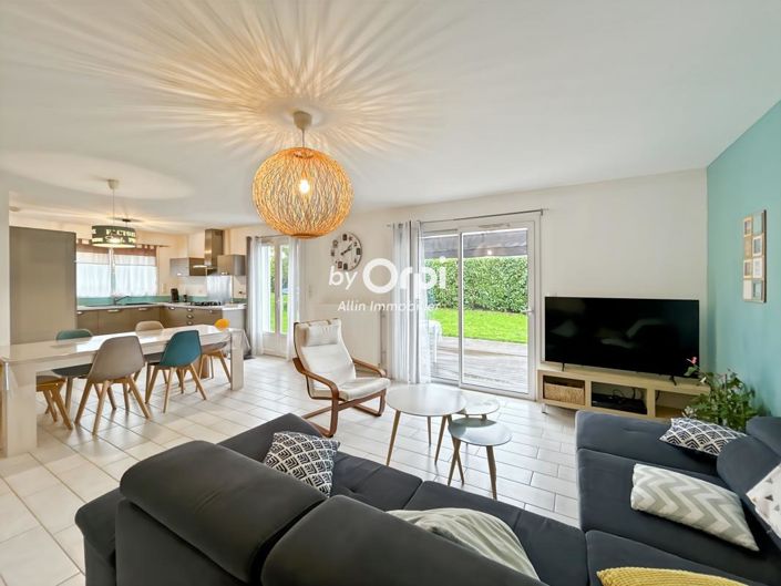 Image No.1-Maison de 3 chambres à vendre à Désertines