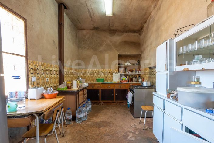 Image No.10-1 Bed House for sale