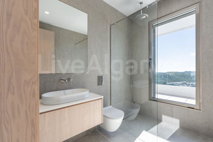 Image No.24-3 Bed House for sale