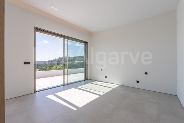 Image No.25-3 Bed House for sale