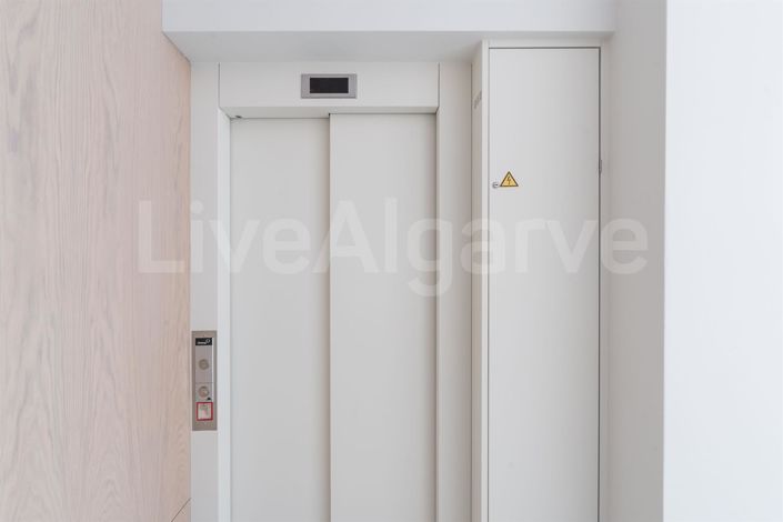 Image No.28-3 Bed House for sale