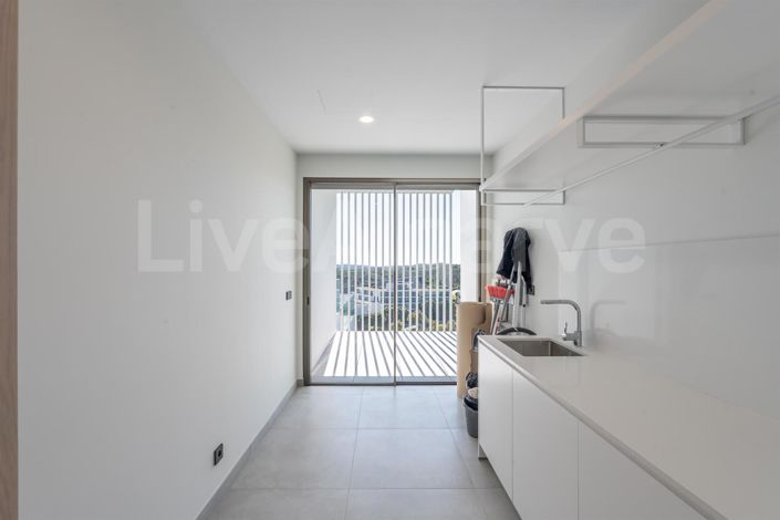 Image No.35-3 Bed House for sale