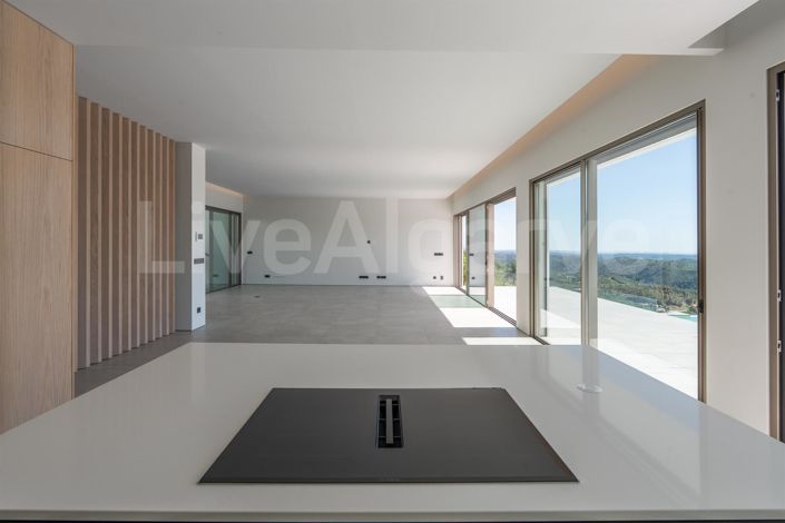 Image No.9-3 Bed House for sale