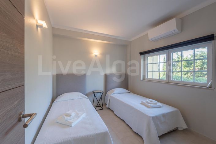 Image No.13-4 Bed House for sale