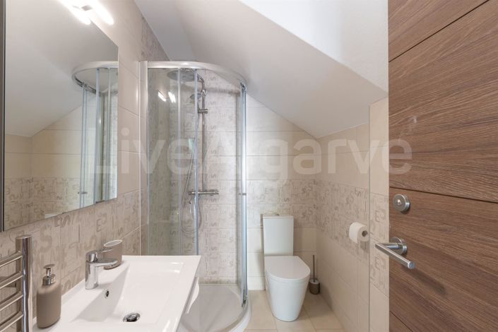 Image No.14-4 Bed House for sale