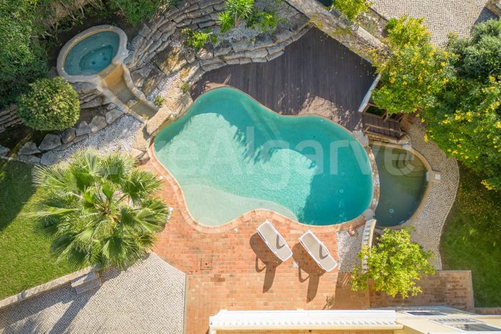 Image No.15-4 Bed House for sale